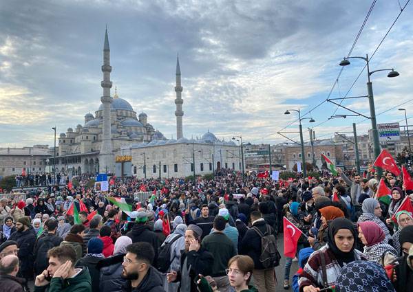 Diaspora Muda Riau Hadiri Aksi Solidaritas Palestina di Istanbul