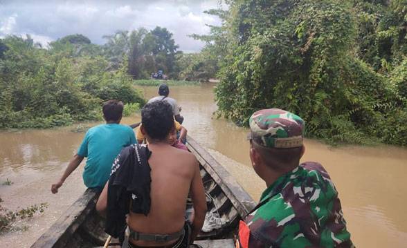 Cerita Warga Kabupaten Rokan Hulu Saat Banjir Masuk Rumah