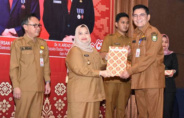 Serahkan DPA SKPD 2024, Bupati Kasmarni: Pahami Indikator dan Target Program