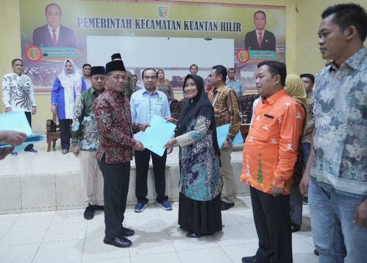 IKA UNRI Kuansing Dikukuhkan, Bupati Sebut Kontribusi Alumni Sangat Signifikan