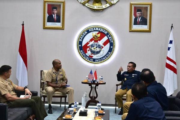 Bahas Kerja Sama Bilateral, Kepala Bakamla RI Terima Kunjungan U.S. Naval Attache