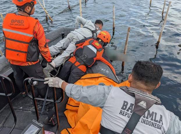 Bakamla RI Bersama Tim Gabungan Evakuasi Korban Kecelakaan Kapal di Perairan Pulau Cipir
