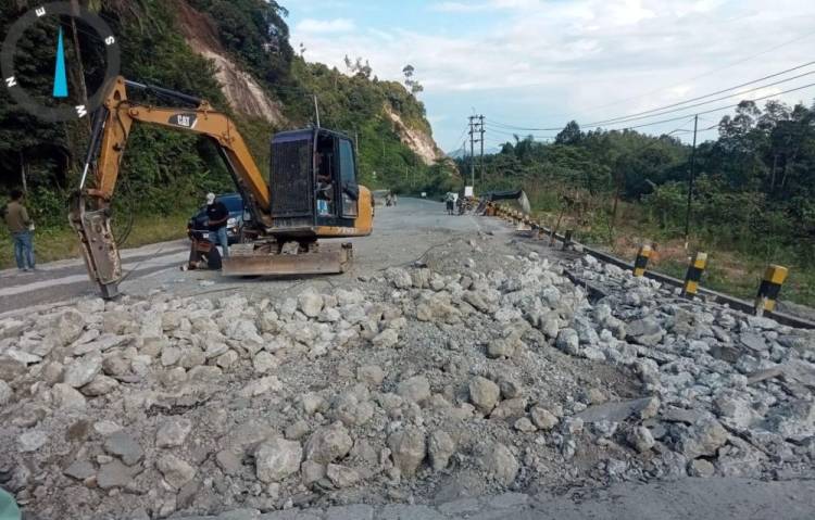 Perbaikan Jalan Lintas Riau-Sumbar Dikebut