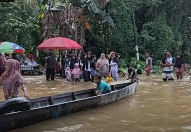 Waspada Penyakit Akibat Banjir, Air Bersih Prioritas Utama