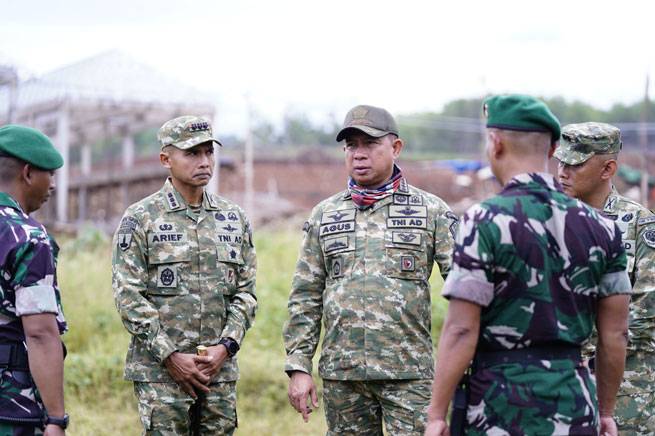 Panglima TNI Tinjau Yonif TP 890/Gardha Sakti di Garut, Jawa Barat