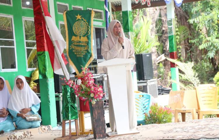 Peringatan Isra Mi&rsquo;raj Ponpes Athariquillallah Mandah, Wabup Yuliantini: Kuatkan Pondasi Agama Benteng Kehidupan