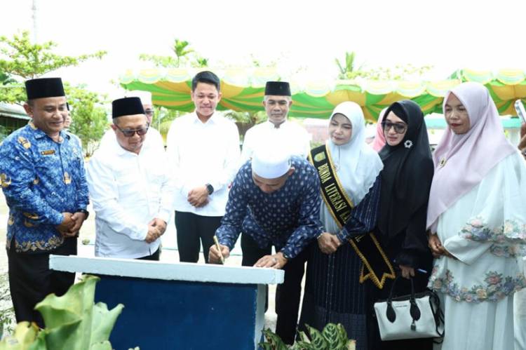 Komitmen Majukan Dunia Pendidikan, Bupati Inhil H. Herman Resmikan Revitalisasi SMPN 1 Gaung