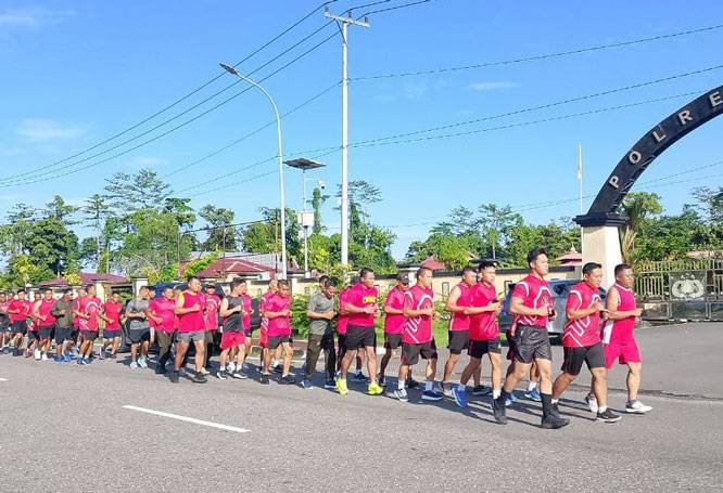 Latihan Rutin, Prajurit Kodim 1710/Mimika Tempuh Lari 8 Km