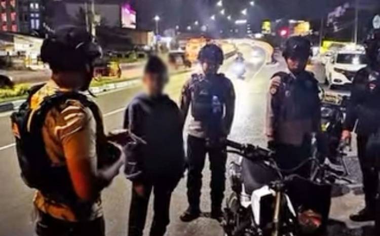 Polda Riau Gelar Patroli Skala Besar di Pekanbaru, Sikat Geng Motor dan Premanisme