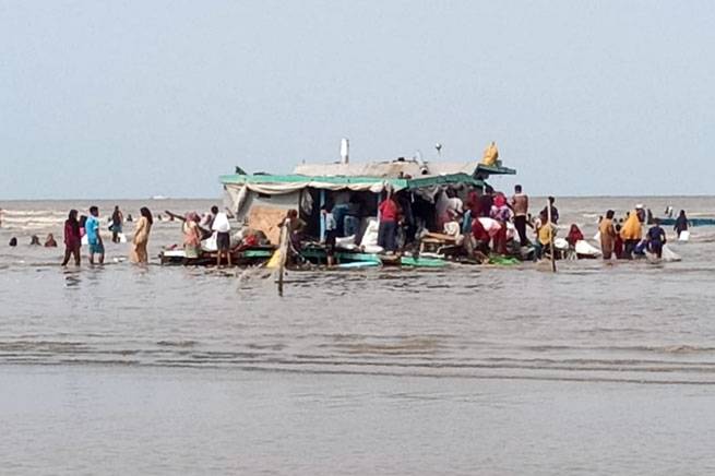 Kapal Bermuatan Sembako Karam di Perairan Bengkalis, 7 Awak Berhasil Selamat