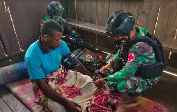 Satgas Kodim Yalimo Yonif RK 751/VJS Layani Masyarakat Dalam Bidang Kesehatan