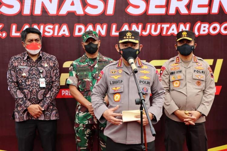 Tinjau Vaksinasi di Candi Borobudur, Kapolri Jenderal Listyo Sigit: Percepatan di Tempat Wisata yang Interaksi Tinggi