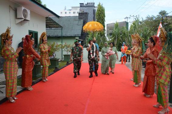 Resmi Jabat Danrem 031/WB, Kol Inf Parlindungan Minta Dukungan Masyarakat Riau