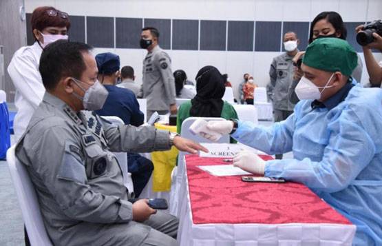 Personel Mabes Bakamla RI Lakukan Vaksin Covid-19 Ke-3 Dosis Booster