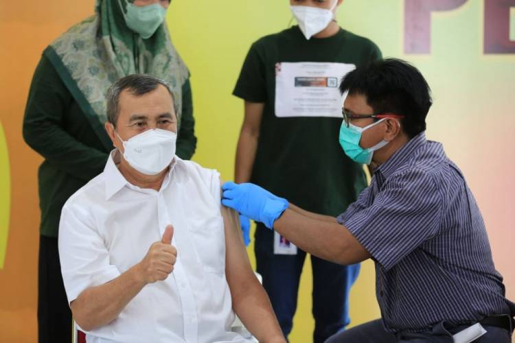 Usai Menjalani Isolasi Mandiri, Gubernur Riau Syamsuar Sembuh dari Covid-19