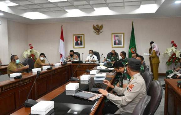 Tindaklanjuti Vicon Penanganan Covid dengan Presiden: Pangdam Sidak RST Ambon