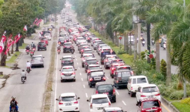Jalan Sudirman Pekanbaru Dilebarkan Tanpa Tebang Pohon