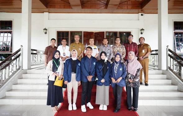 Mahasiswa Polbeng Penerima IISMAVO dan Beasiswa USAID Silaturahmi Bersama Gubri