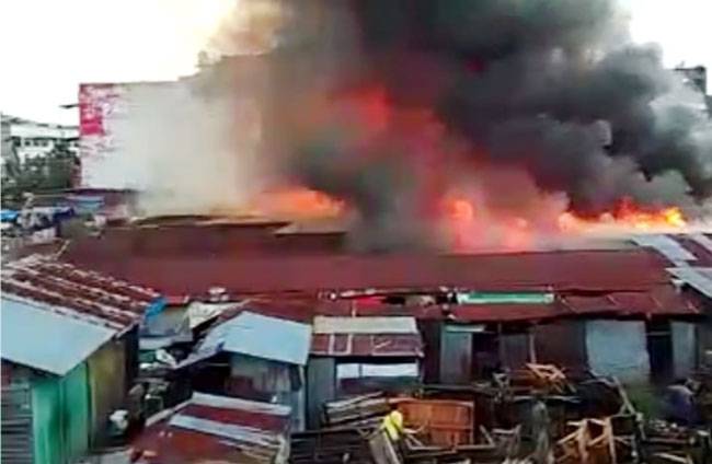Pasar Cik Puan Terbakar Sore Ini