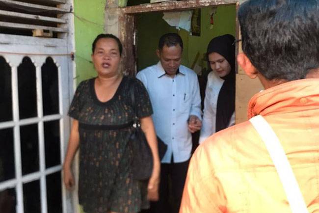 Wanita Diduga ODGJ Curi Kotak Amal di Beberapa Kios di Pekanbaru