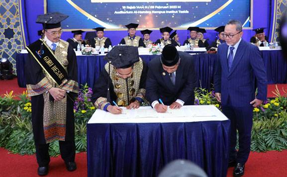 Lanjutkan Kerjasama Bidang Peningkatan SDM, Pemkab Siak- Institut Tazkia Bogor Teken MoU