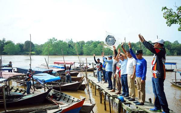 Lestarikan Sungai Siak, Komunitas UFC Mancing Bareng Bersama Bupati Alfedri