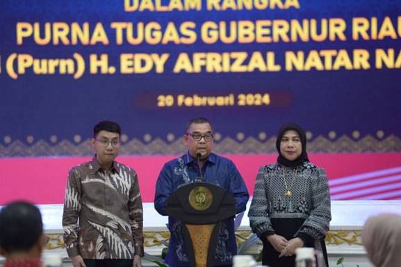 Ungkapkan Terima Kasih, Ginda Burnama Turut Lepas Masa Purna Tugas Gubri Edy Natar