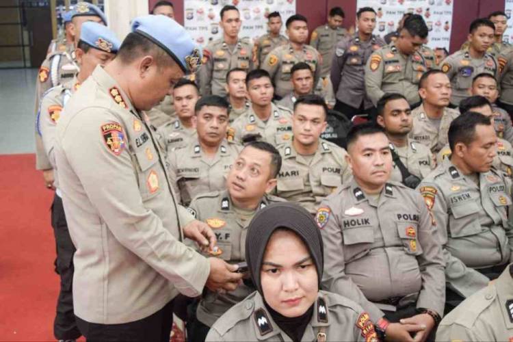 Pastikan Netralitas, Bid Propam Polda Riau Periksa Gawai Anggota