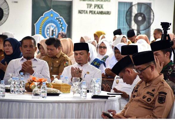 Ketua DPRD Muhammad Sabarudi, Hadiri Pelantikan Pengurus PD BKMT Kota Pekanbaru