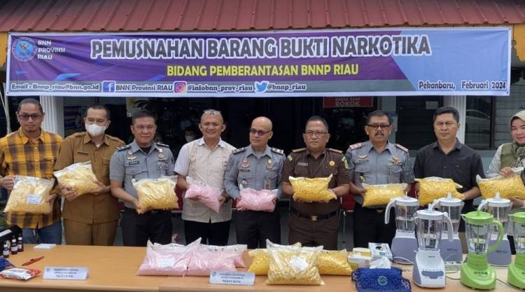 Sebanyak 80.000 Lebih Ekstasi Merek Firaun dan Corona Dimusnahkan