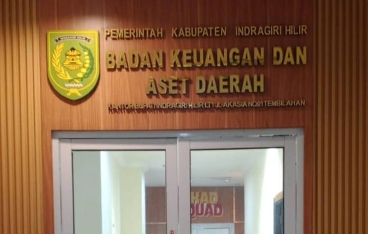 BKAD Inhil Bungkam, Nasib Ribuan Honorer Terancam
