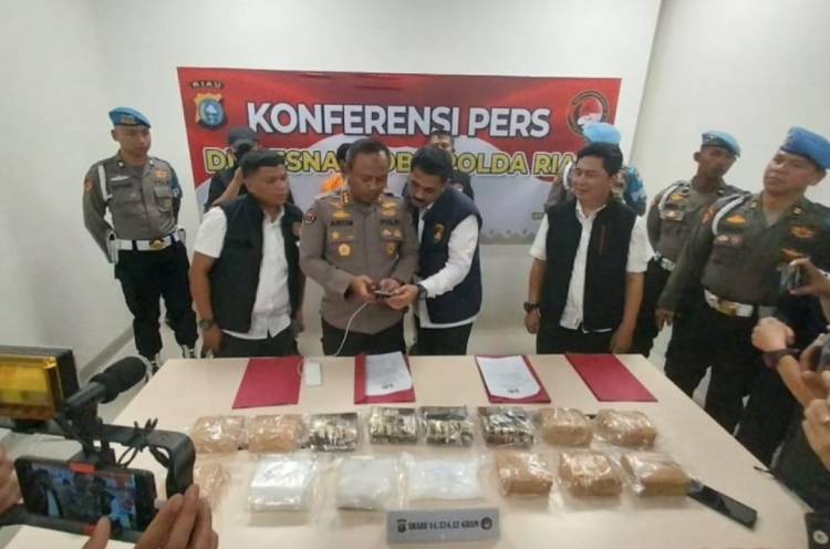 Peredaran 14 Kg Sabu Senilai Rp14,32 Miliar di Pekanbaru Digagalkan