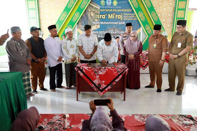 Hadiri Isra Miraj, Alfedri Resmikan 2 RKB Ponpes Madrasatul Qur&rsquo;an
