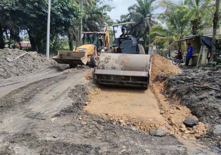 Rusak Parah, Perbaikan Jalan Lintas Kuansing-Pekanbaru Digesa