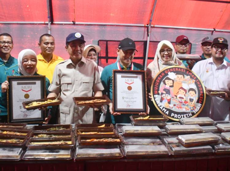 Pecahkan Rekor Muri, Kampar Sajikan 1. 373 Gulai Salai Patin&nbsp;