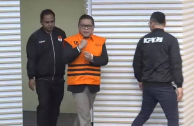 Hasto Kenakan Rompi Kuning, Resmi Ditahan KPK