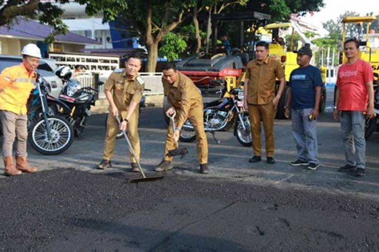 Jalan Rusak di Pekanbaru Kembali Mulus Sebelum Idul Fitri