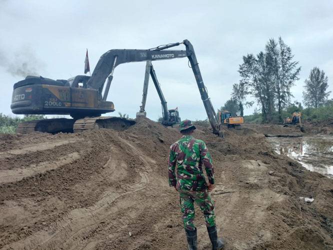 Satgas Kuala TNI-Jhonlin Bergerak Cepat, Atasi Sedimentasi Muara Kuala Penaga