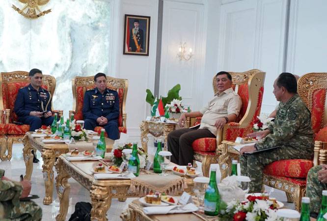Perkuat Diplomasi Militer, Panglima TNI Bersama Menhan RI Terima Courtesy Call Kasau Pakistan