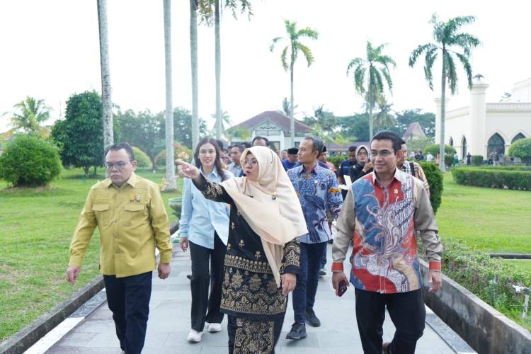 Tangsi Belanda Ambruk, Menpar Diminta Segera Tetapkan KSPN dan Pugar Istana Siak