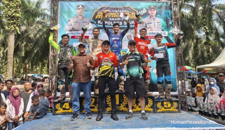 Selamat, M Nando Juarai Grasstrack Motocross Trophy Kapolres Siak 2026