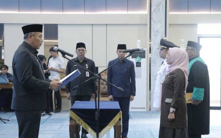 Pj Sekdako Lantik 25 Pejabat Eselon III dan IV di Lingkup Pemko Pekanbaru