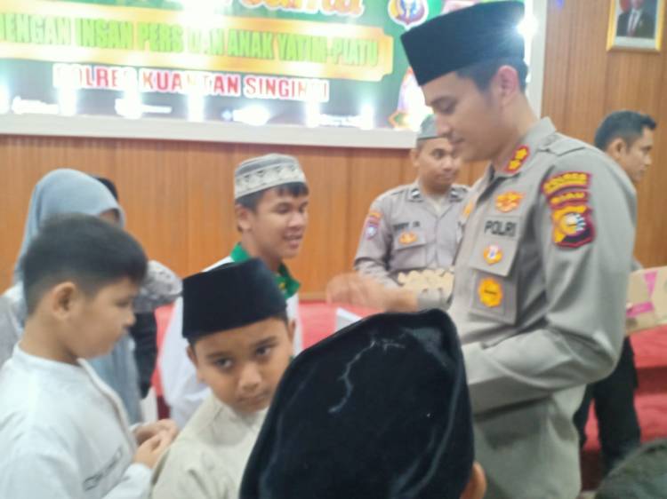 Kapolres Kuansing Berbuka Puasa Bersama Insan Pers dan Anak Yatim