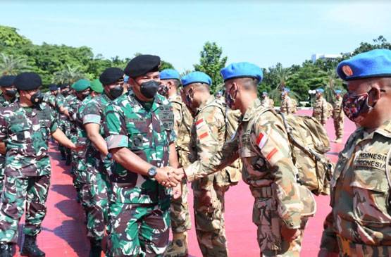 TNI Berangkatkan Satgas Kompi Zeni TNI Konga XX-S/MONUSCO ke Kongo