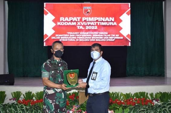 Buka Rapim Kodam XVI/ Pattimura, Pangdam: Pemimpin Harus Visioner