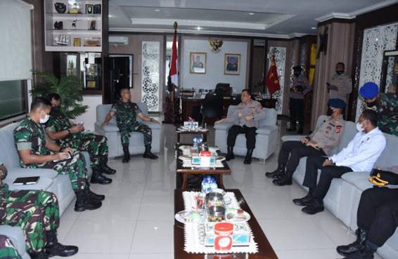 Perkuat Soliditas dan Sinergitas TNI-Polri, Pangdam Terima Silaturahmi Kapolda Maluku