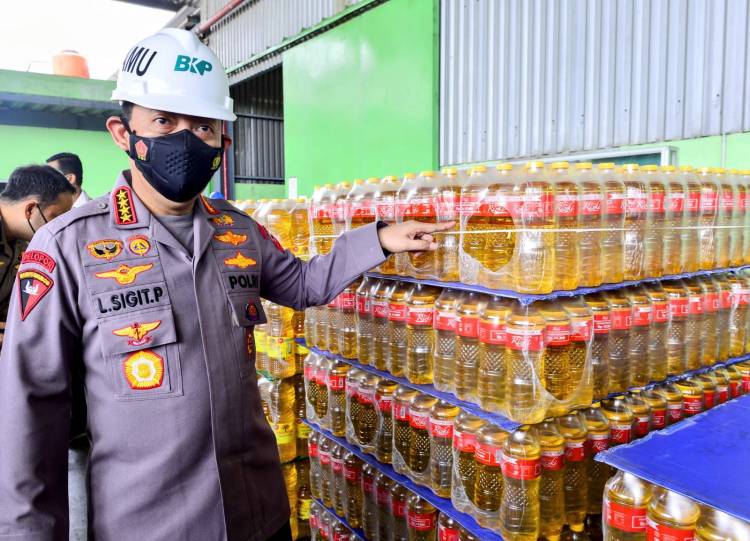 Kapolri Jenderal Listyo Sigit Pastikan Awasi Alur Distribusi dan Harga Minyak Goreng