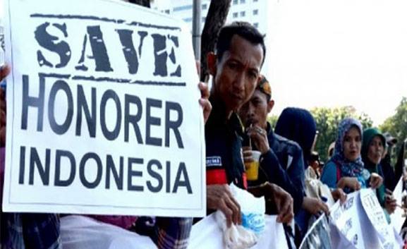 Gubernur Tak Bisa Tolak Hapus Honorer, 'Mandat UU'