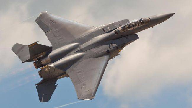 Lawan Invasi Rusia, Ukraina: Kami Minta Jet Tempur F-15 atau F-16 Bukan Jet Siluman F-35 AS