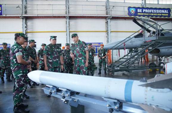 Panglima TNI Kunjungi Lanud Iswahjudi